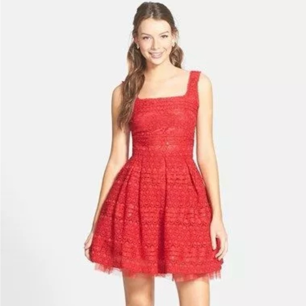NEW SOPRANO SEQUIN LACE SKATER TULLE RED DRESS PROM MEDIUM
